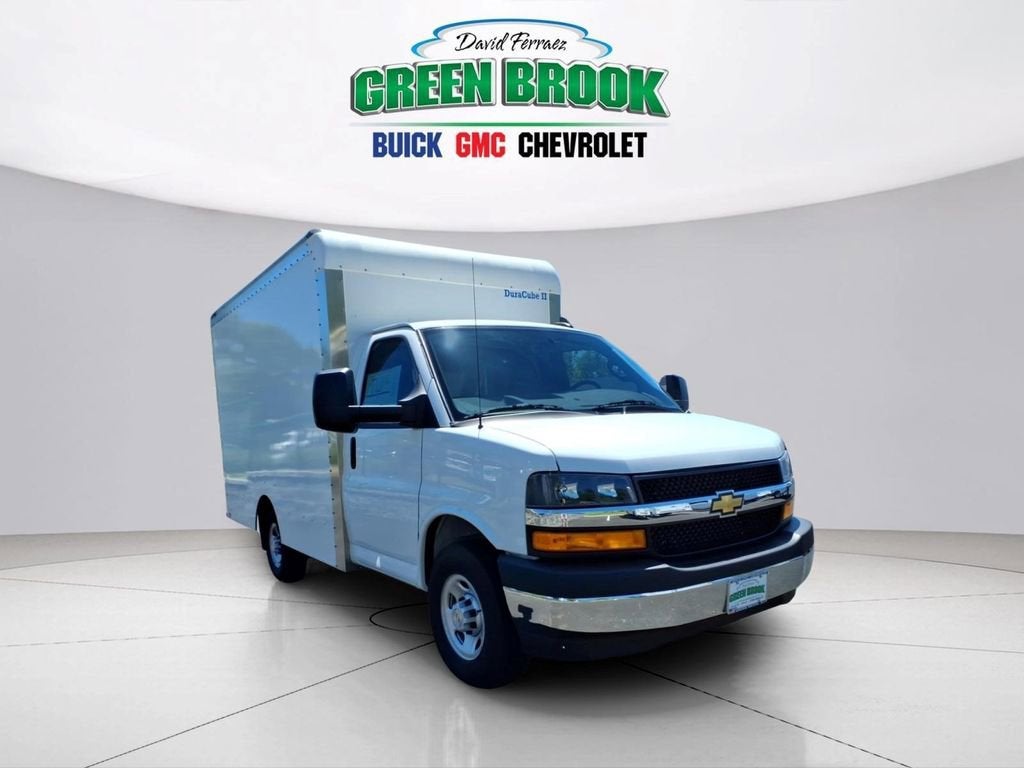 2025 Chevrolet Express Cutaway 3500 1WT