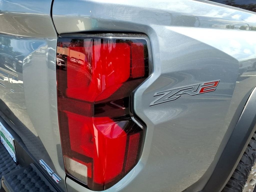 2025 Chevrolet Colorado ZR2 - Photo 10