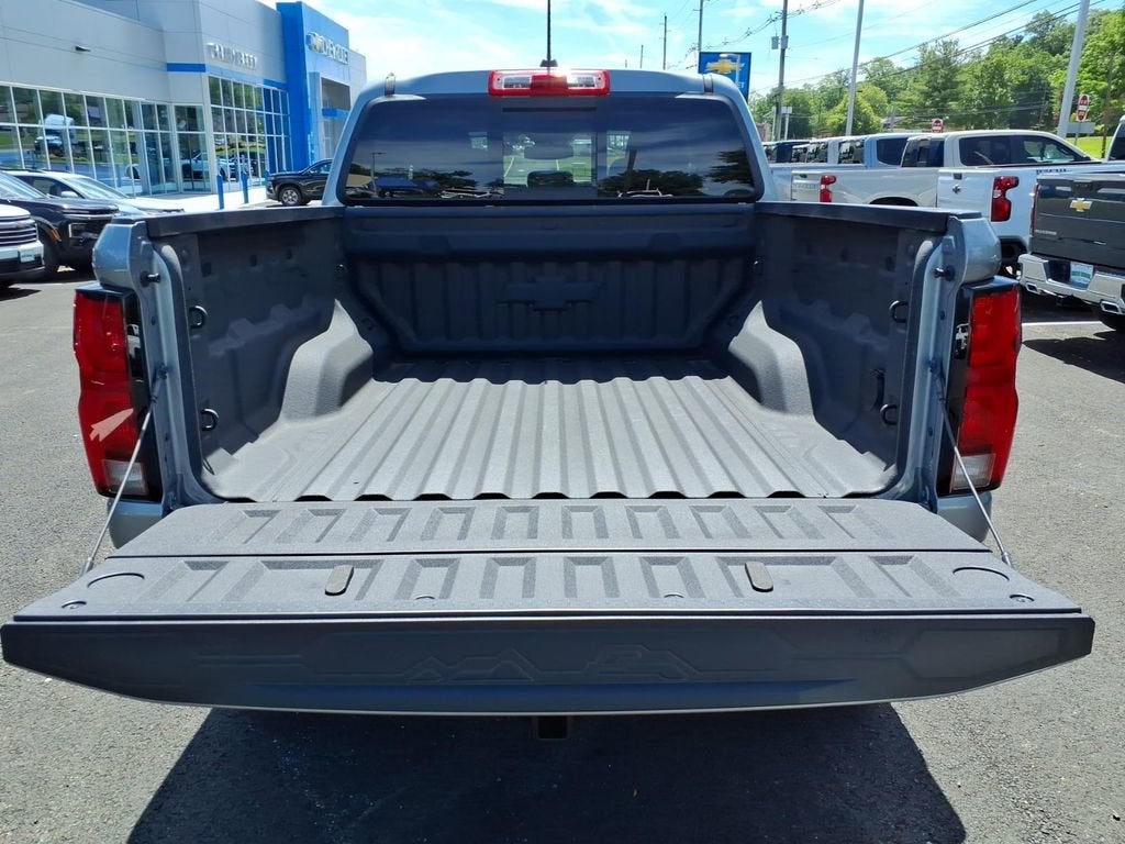 2025 Chevrolet Colorado ZR2 - Photo 11