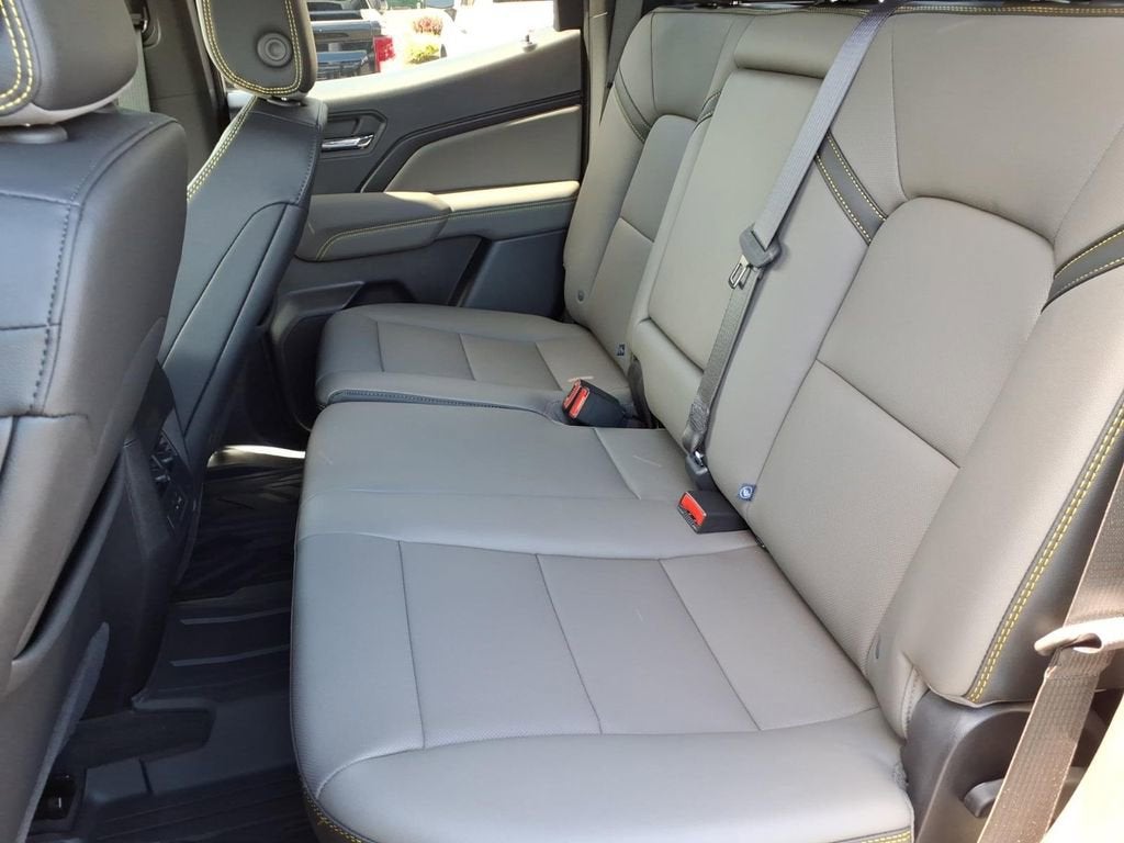 2025 Chevrolet Colorado ZR2 - Photo 12