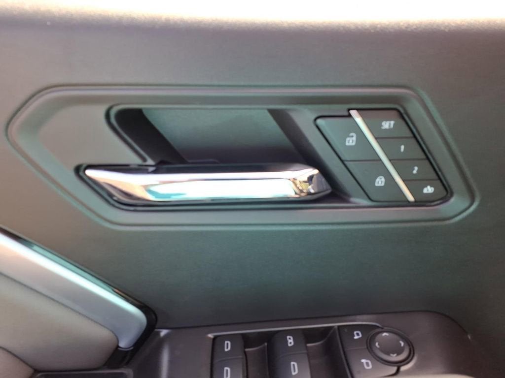 2025 Chevrolet Colorado ZR2 - Photo 16