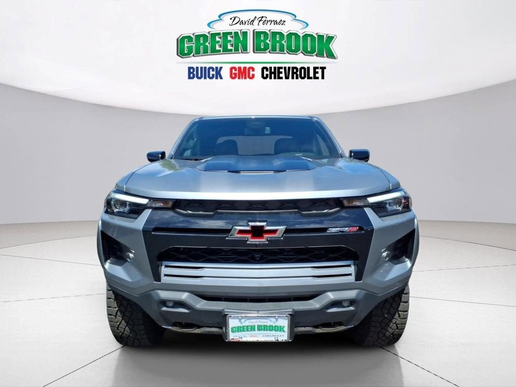 2025 Chevrolet Colorado ZR2 - Photo 2