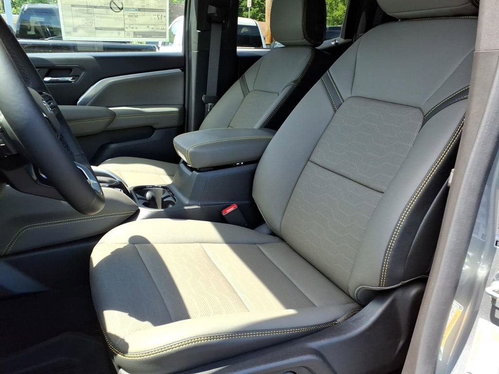 2025 Chevrolet Colorado ZR2 - Photo 20