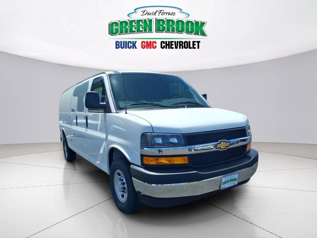 2026 Chevrolet Express 2500 Extended Work Van HD's photo