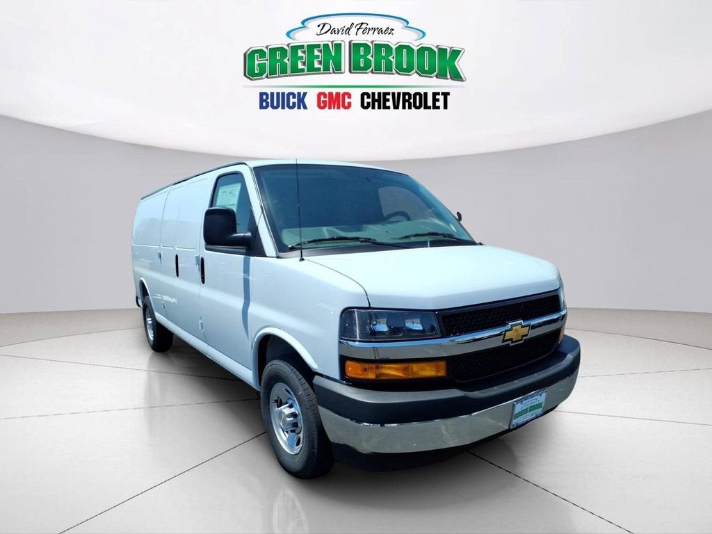 2026 Chevrolet Express 2500 Extended Work Van HD's photo