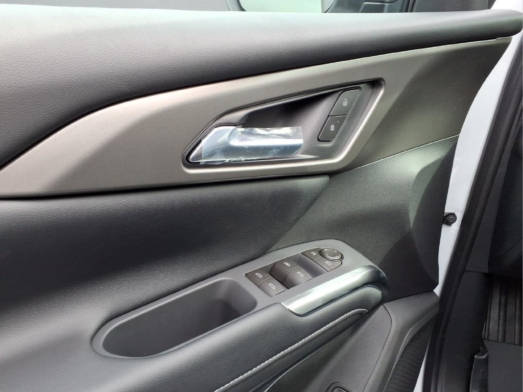 2027 Chevrolet Traverse LT - Photo 10