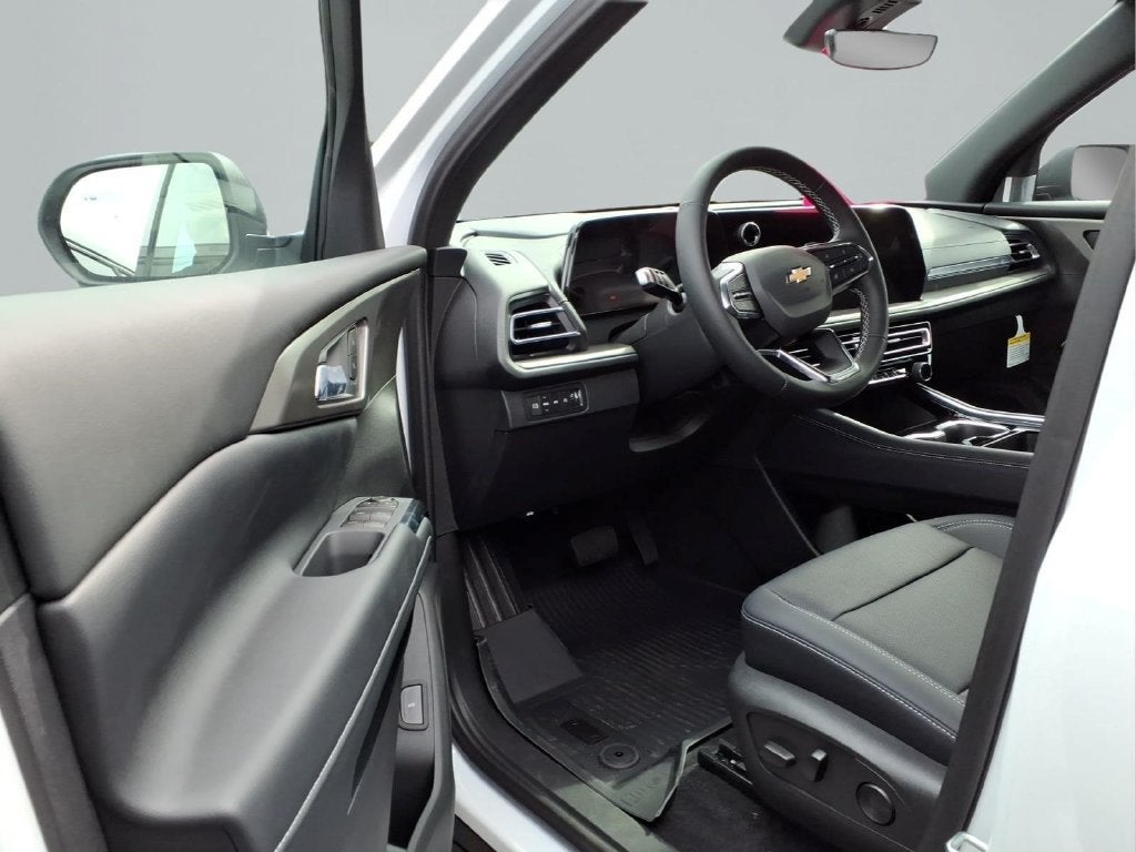 2027 Chevrolet Traverse LT - Photo 9