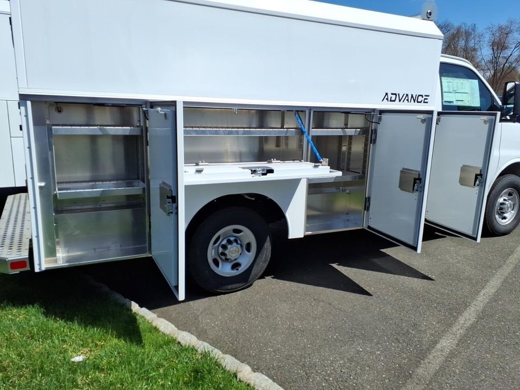 2026 Chevrolet Express Cutaway 3500 1WT