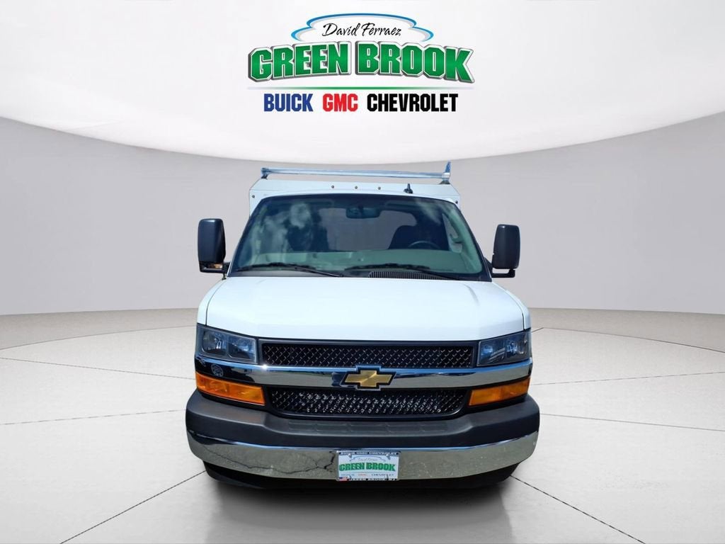 2026 Chevrolet Express Cutaway 3500 1WT