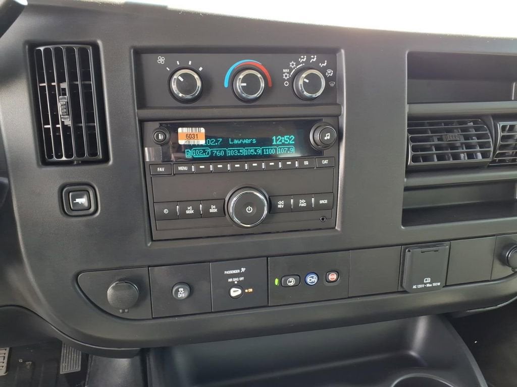 2026 Chevrolet Express Cutaway 3500 1WT