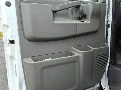 2025 Chevrolet Express Cutaway 3500 1WT