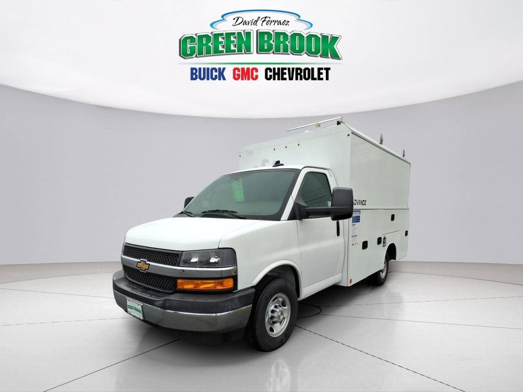2025 Chevrolet Express Cutaway 3500 1WT