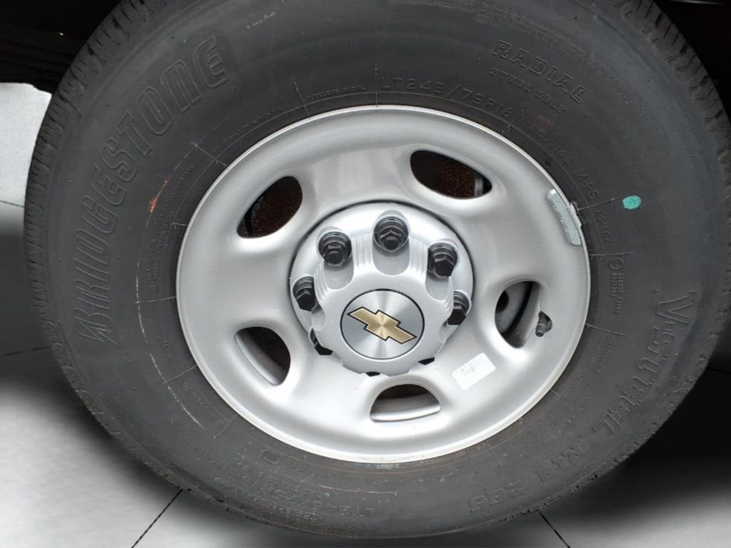 2025 Chevrolet Express Cutaway 3500 1WT