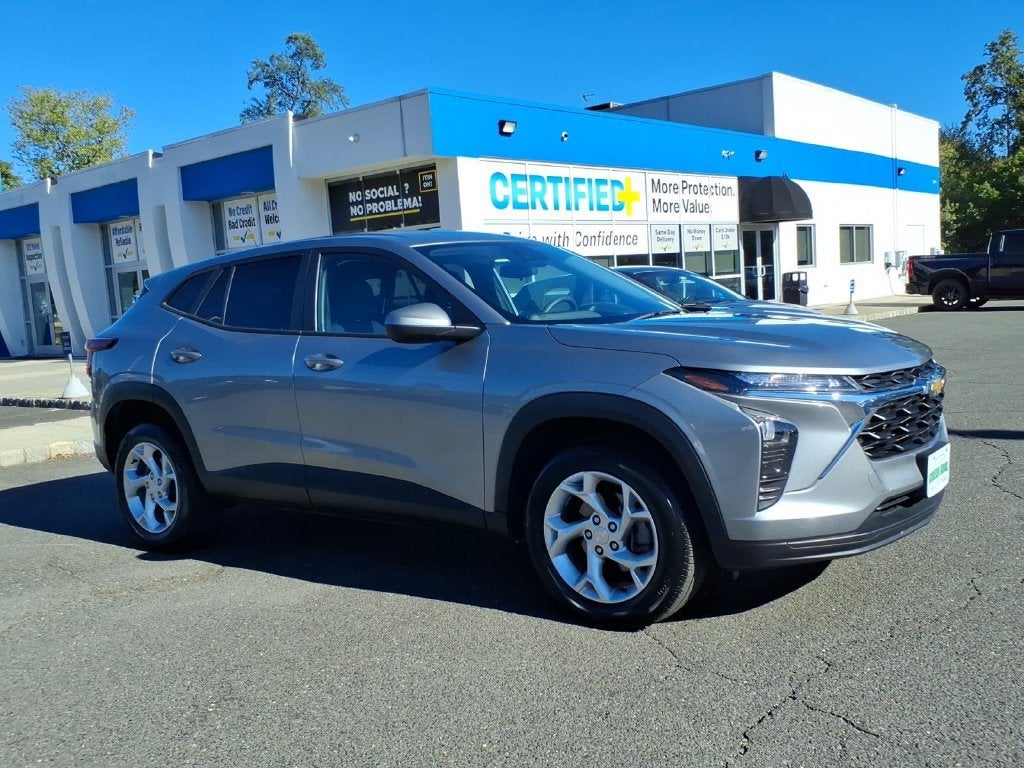 2024 Chevrolet Trax LS