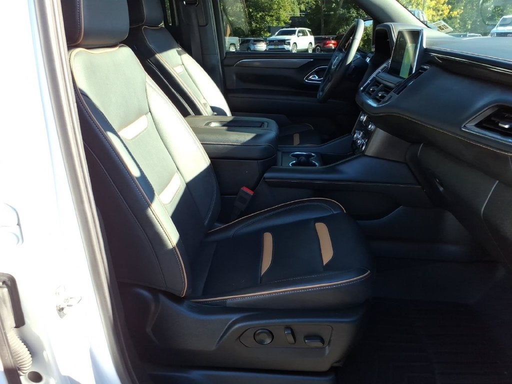 2023 GMC Yukon XL AT4