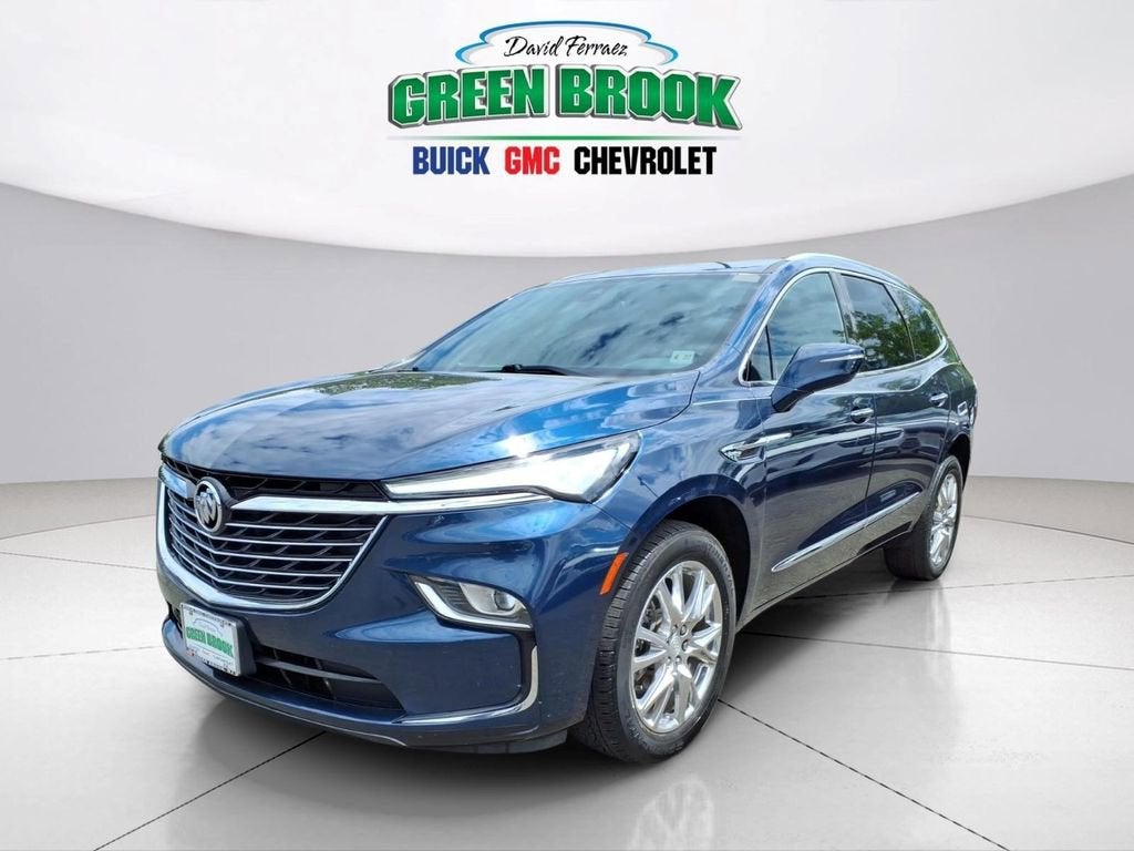 2022 Buick Enclave Essence
