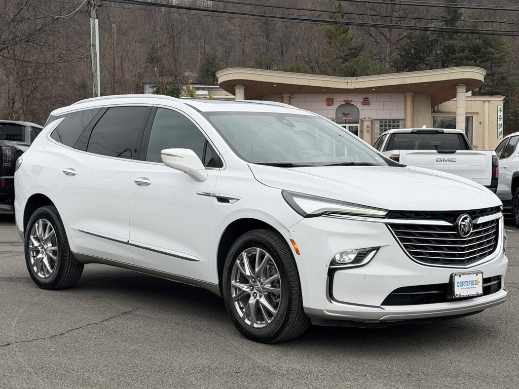2023 Buick Enclave Essence