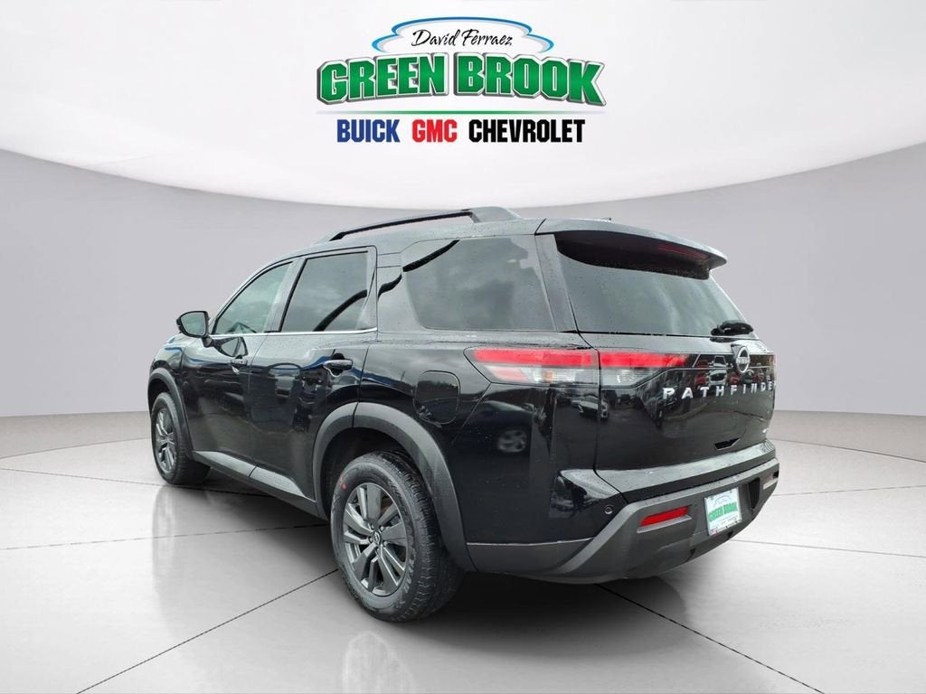 2025 Nissan Pathfinder SV