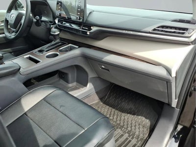 2022 Toyota Sienna XLE