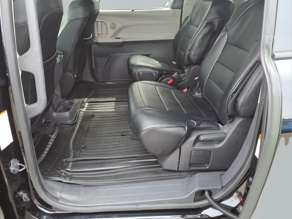 2022 Toyota Sienna XLE