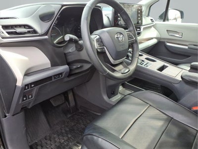 2022 Toyota Sienna XLE