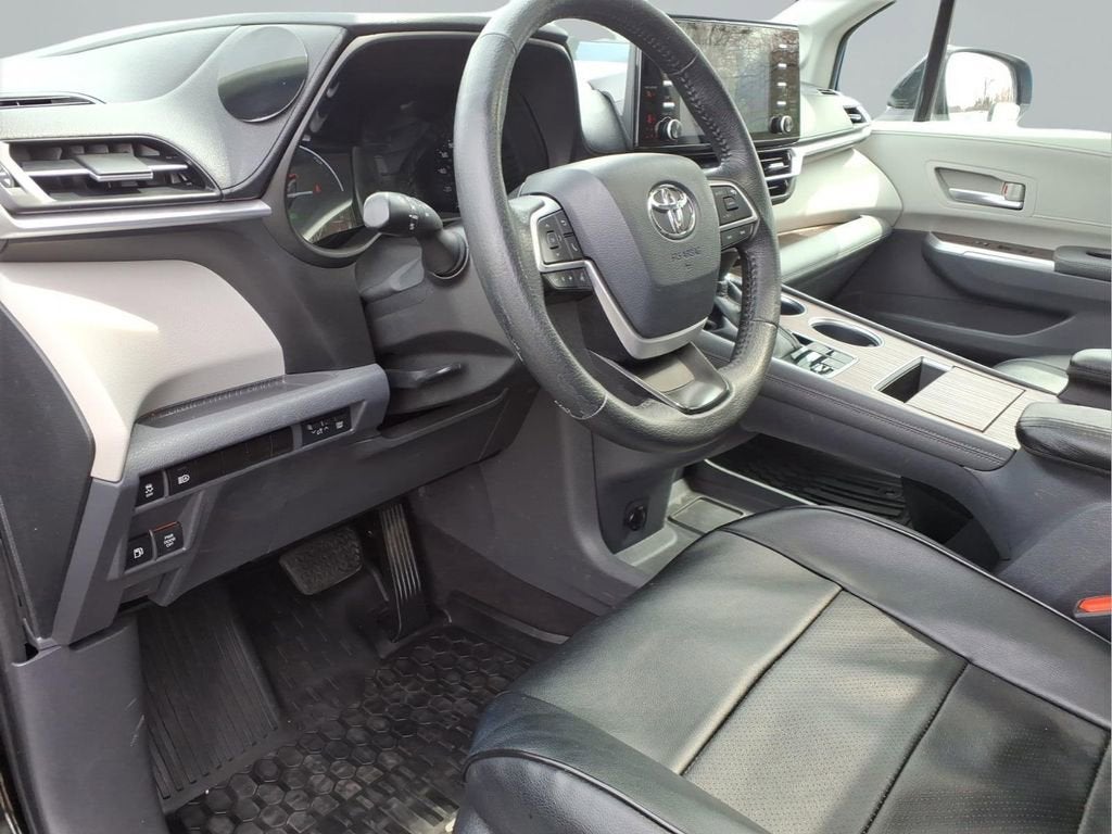 2022 Toyota Sienna XLE