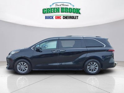 2022 Toyota Sienna XLE