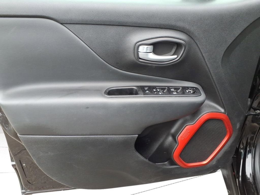 2023 Jeep Renegade Trailhawk