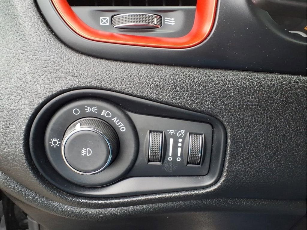 2023 Jeep Renegade Trailhawk
